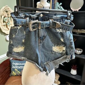 Signature 8 Western Distressed Shorts Size Small